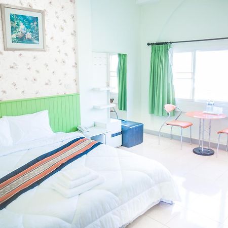 Nine Inn @ Town Phuket Esterno foto