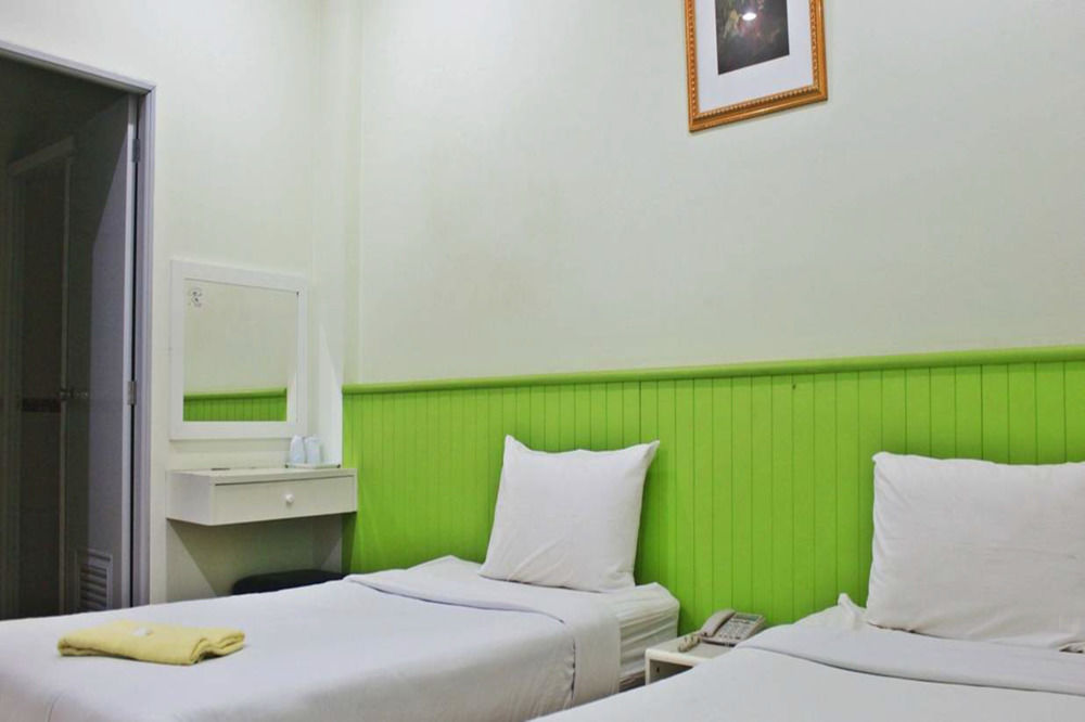 Nine Inn @ Town Phuket Esterno foto