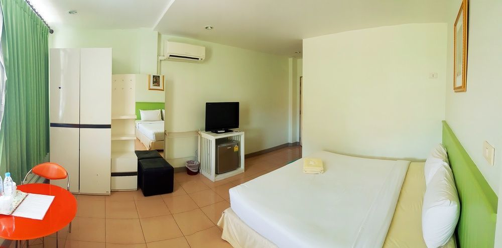 Nine Inn @ Town Phuket Esterno foto
