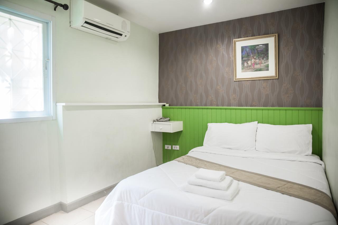 Nine Inn @ Town Phuket Esterno foto