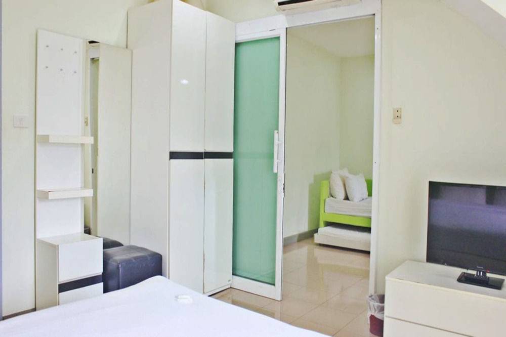 Nine Inn @ Town Phuket Esterno foto